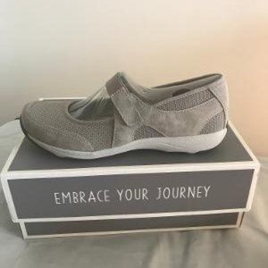 Dansko Hennie size 40: NWT